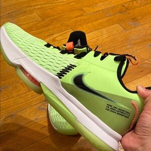 Nike Zoom Basketball Shoes - Neon Green